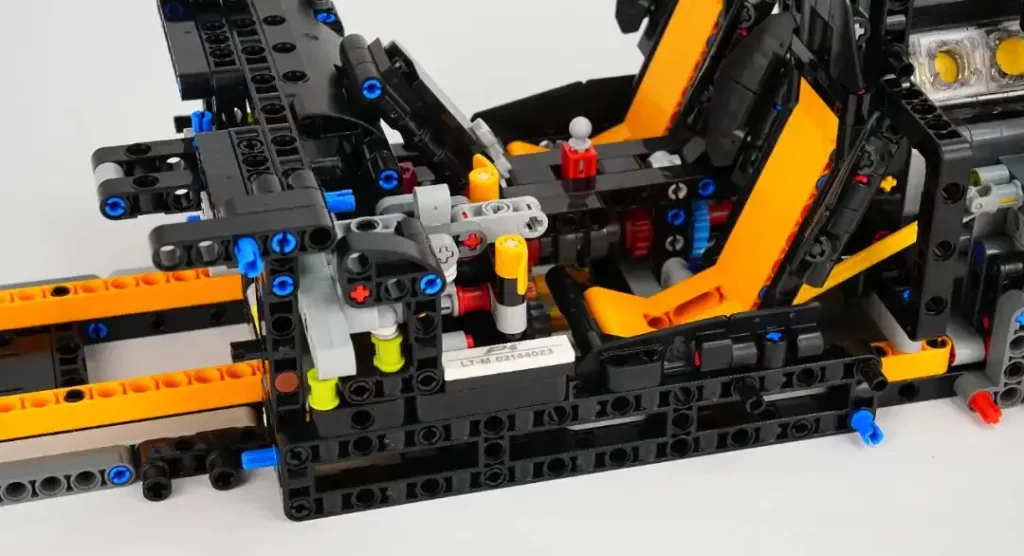 Review - LEGO 42172 - McLaren P1™ TechnicSports Cars - Cool Play Trends Below the Steering Wheel