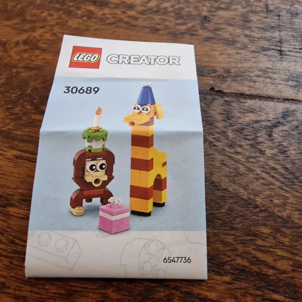 the instruction of LEGO 30689 Birthday Party Animals reviewed by angelofdeathWHV