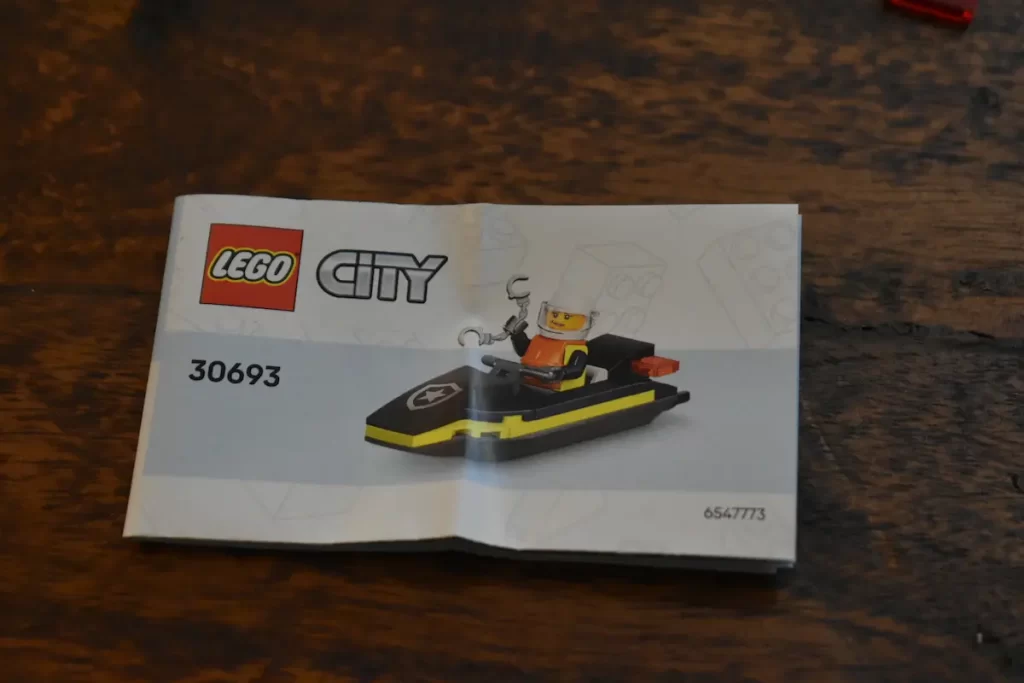 the instruction of LEGO City 30693 Police Water Scooter Reviewed by angelofdeathWHV