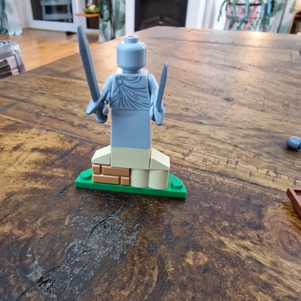 the Stone statue minifigure of Harry Potter 30706 Quidditch™ Lesson photo taked by angelofdeathWHV 2