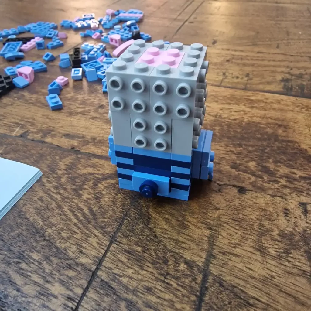 unfinished LEGO Brick Headz 40674 Stitch Reviewed by angelofdeathWH 3