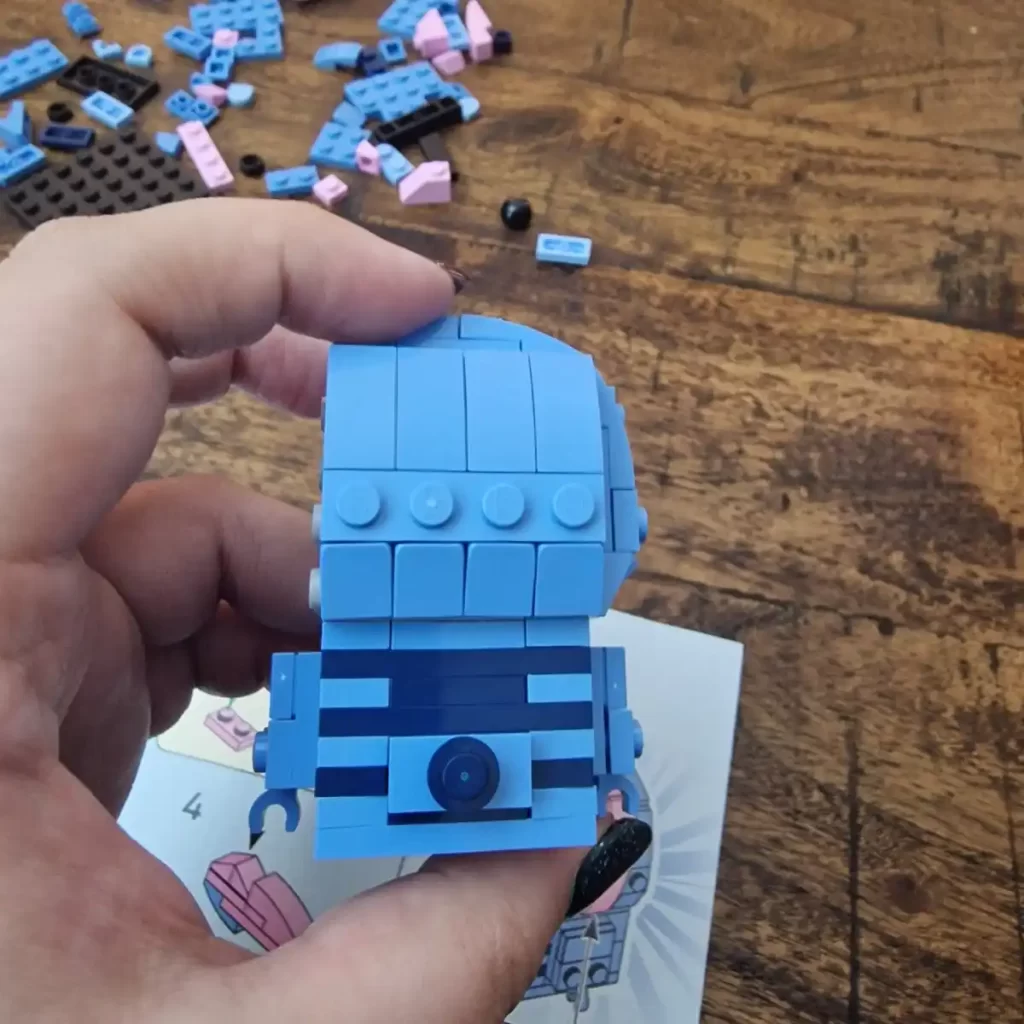 unfinished LEGO Brick Headz 40674 Stitch Reviewed by angelofdeathWH 6