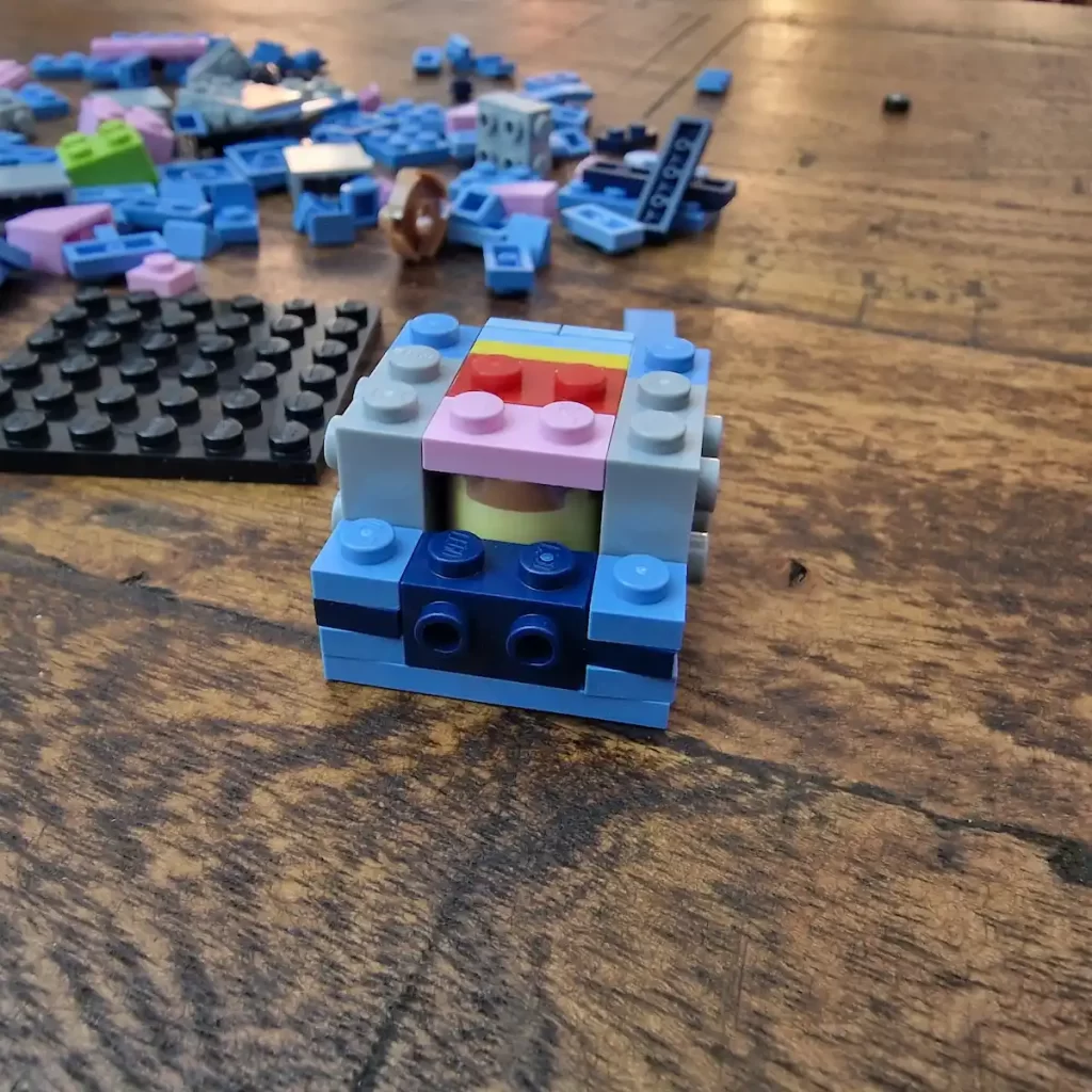 unfinished LEGO Brick Headz 40674 Stitch Reviewed by angelofdeathWHV