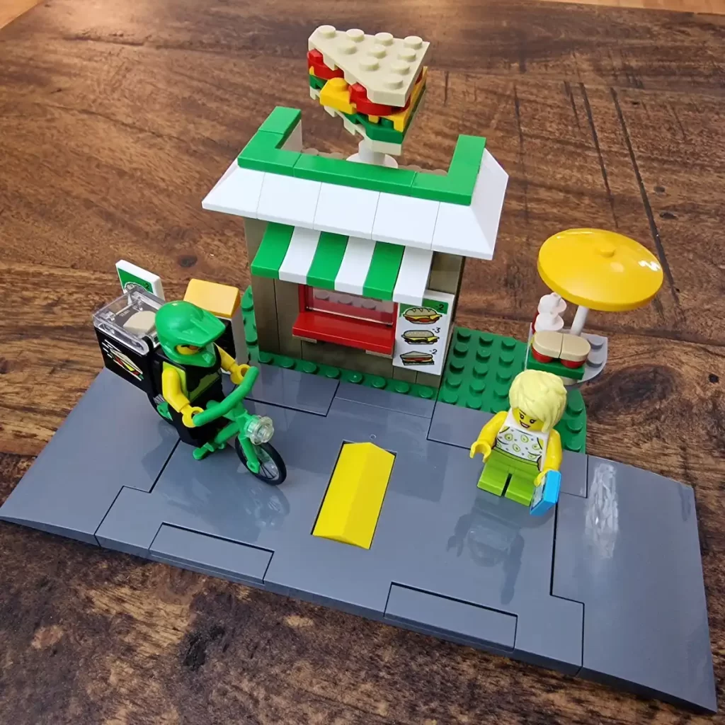 LEGO City 40578 Sandwich Shop, photo taked by angelofdeathWHV 5