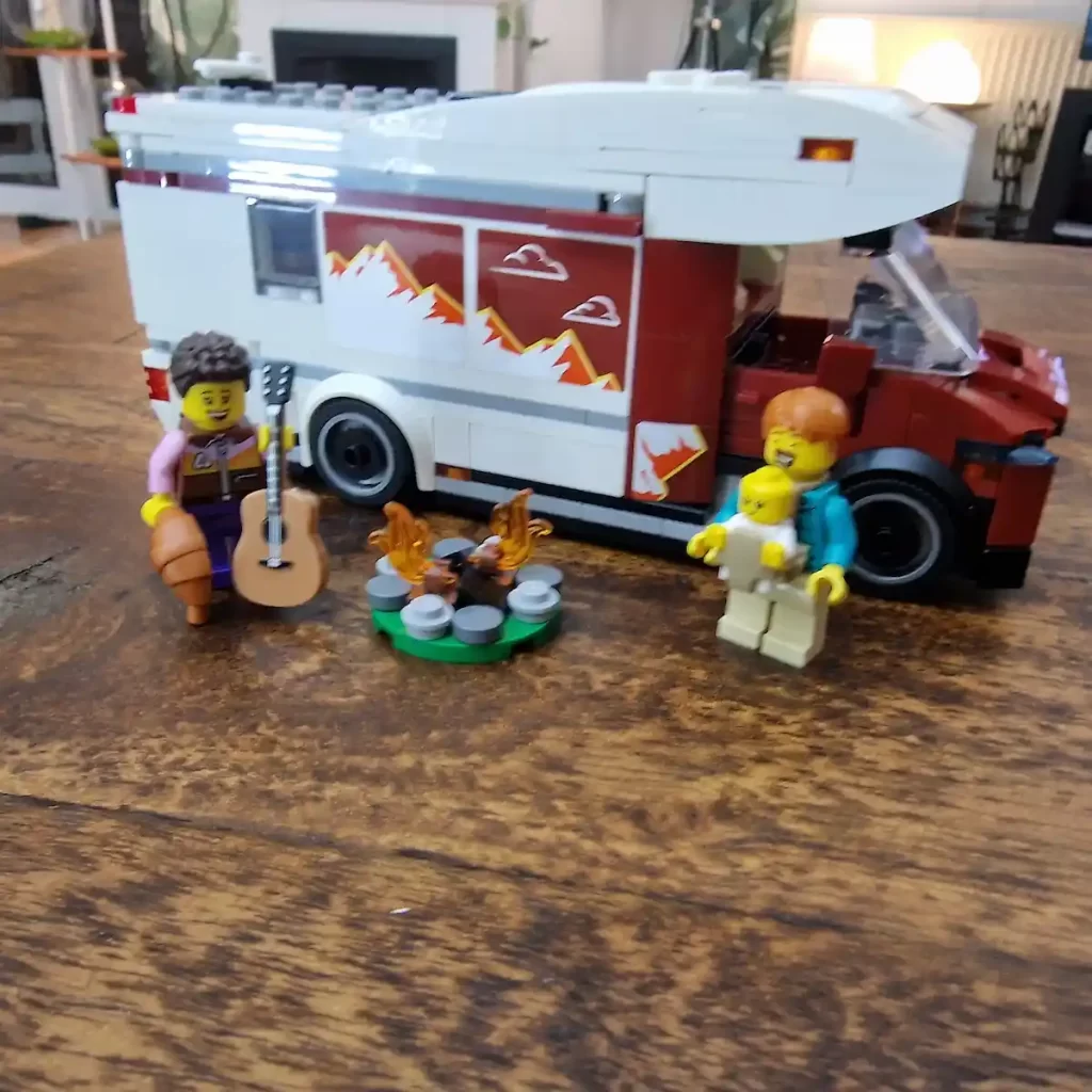 LEGO City 60454 Holiday Adventure Camper Van photo taked by angelofdeathWHV 2