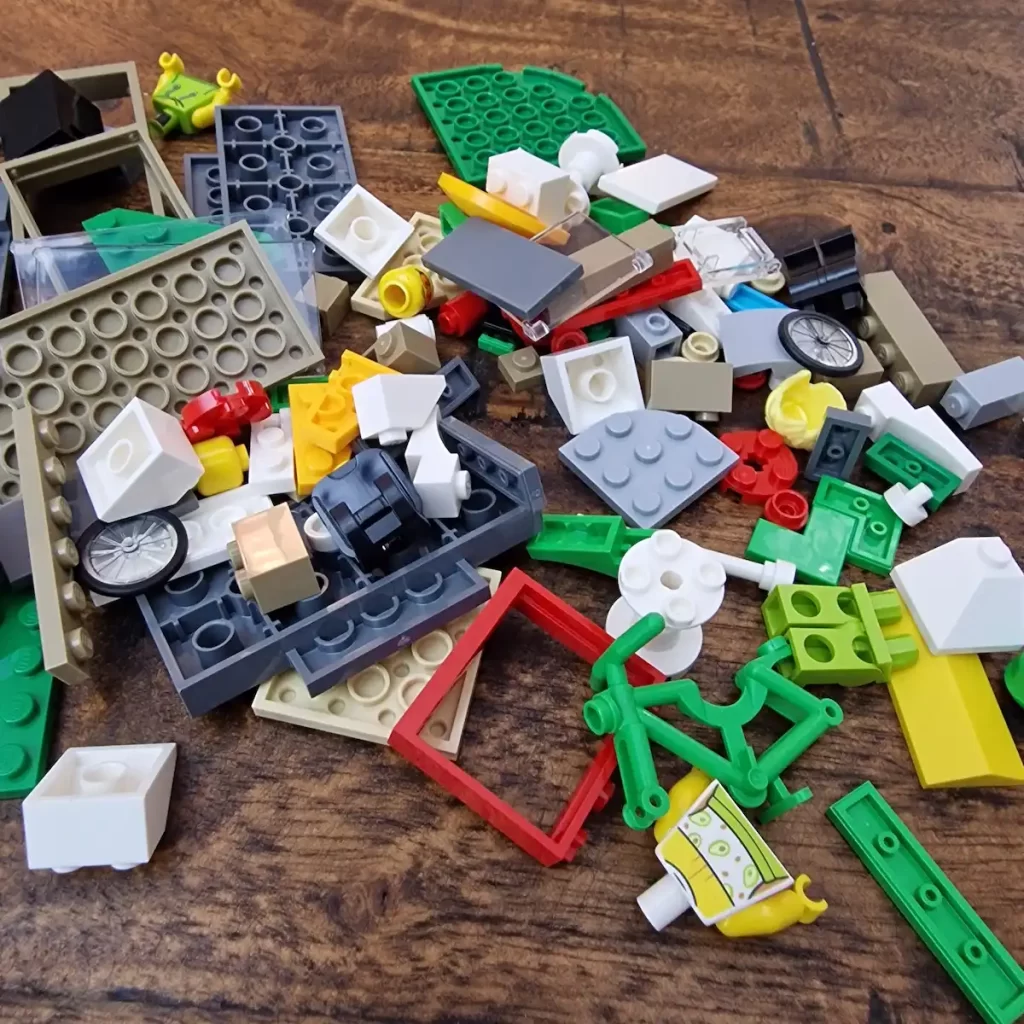 the parts of LEGO City 40578 Sandwich Shop, photo taked by angelofdeathWHV