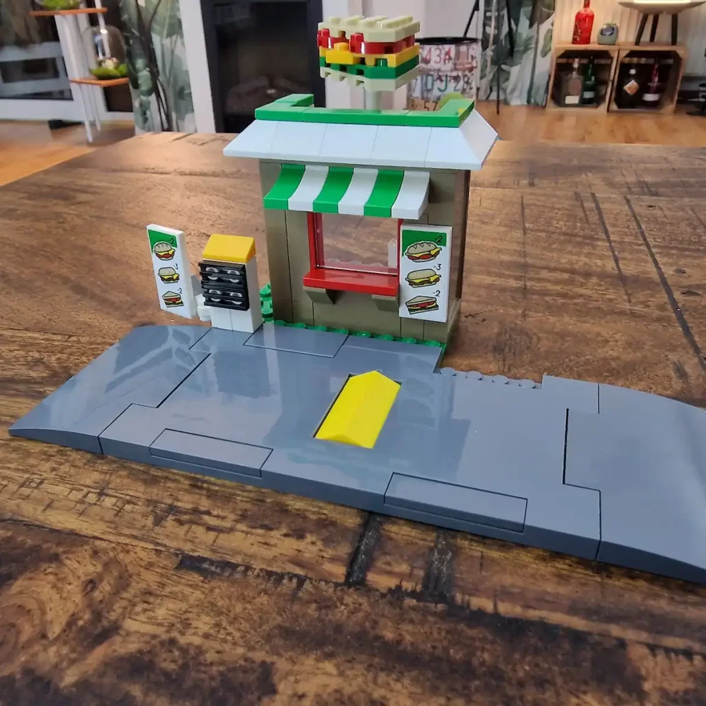 the unfinished LEGO City 40578 Sandwich Shop, photo taked by angelofdeathWHV 7