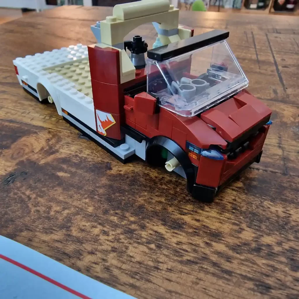 the unfinished of LEGO City 60454 Holiday Adventure Camper Van photo taked by angelofdeathWHV 17