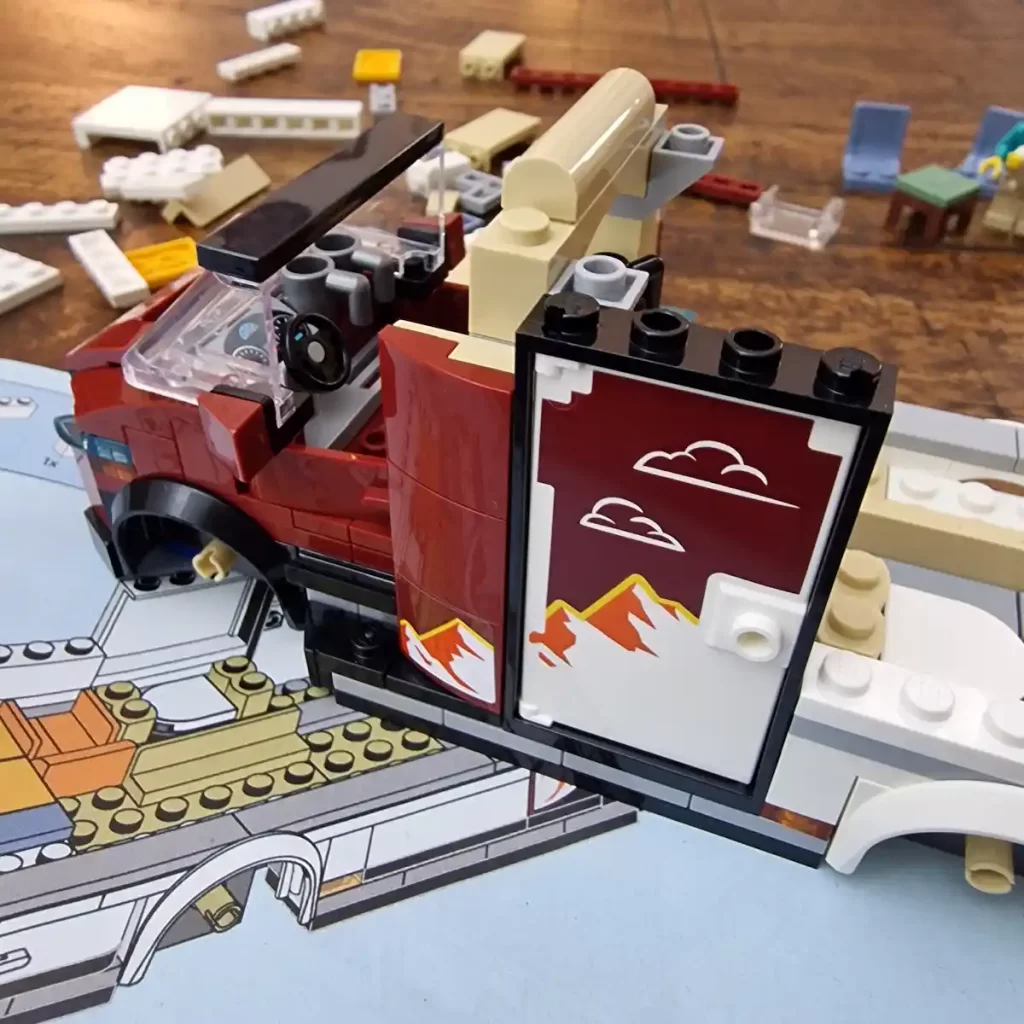 the unfinished of LEGO City 60454 Holiday Adventure Camper Van photo taked by angelofdeathWHV 22