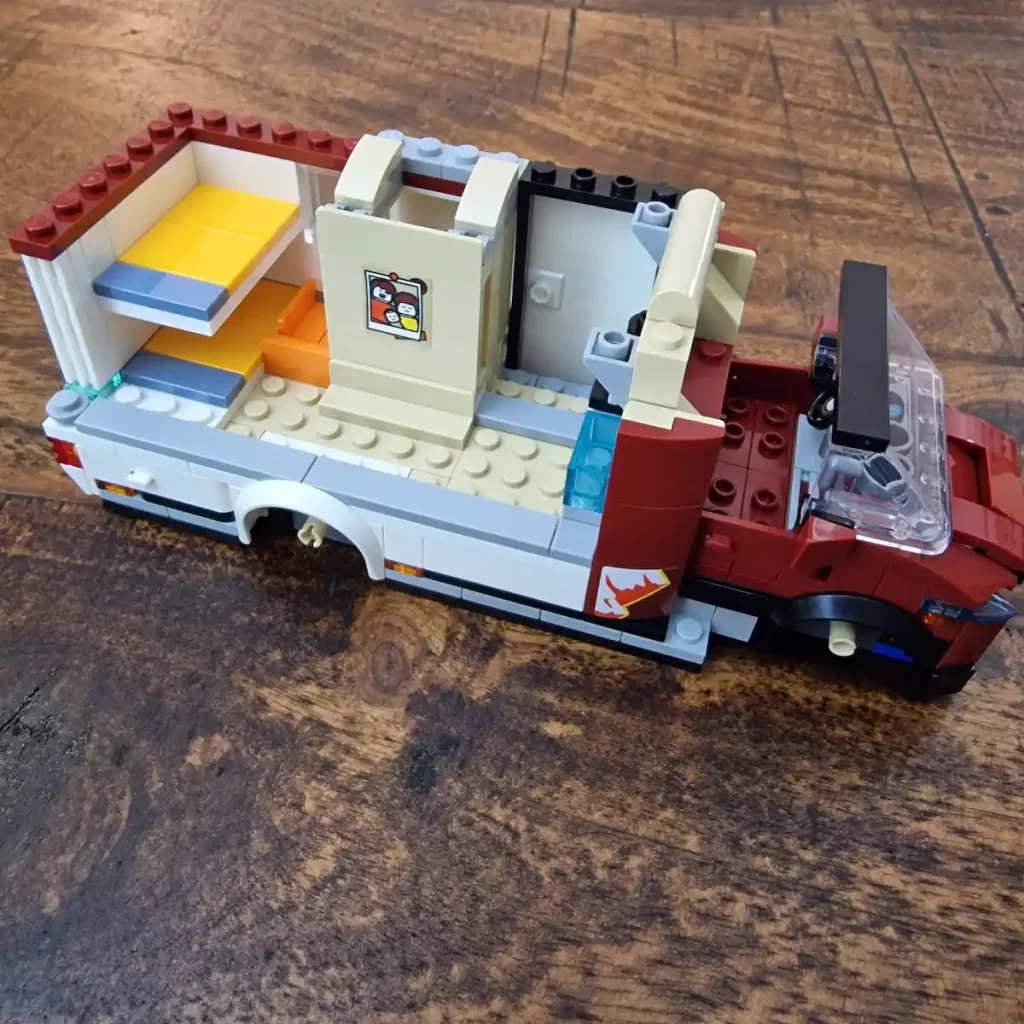 the unfinished of LEGO City 60454 Holiday Adventure Camper Van photo taked by angelofdeathWHV 26
