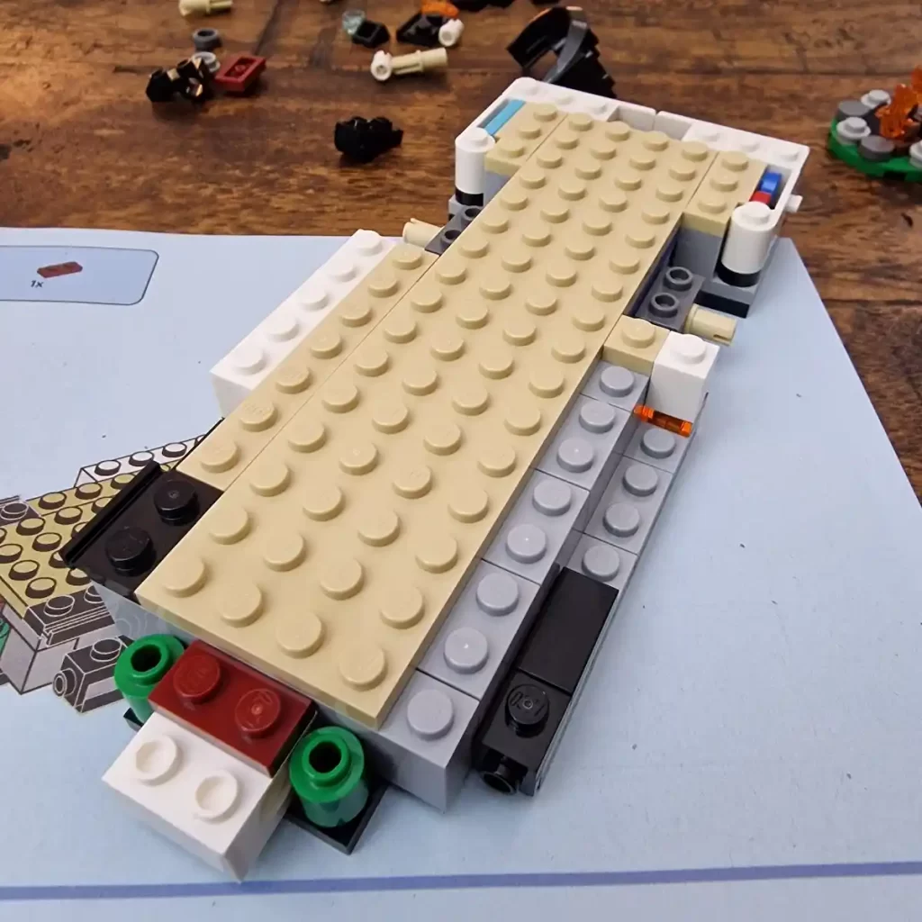 the unfinished of LEGO City 60454 Holiday Adventure Camper Van photo taked by angelofdeathWHV 6