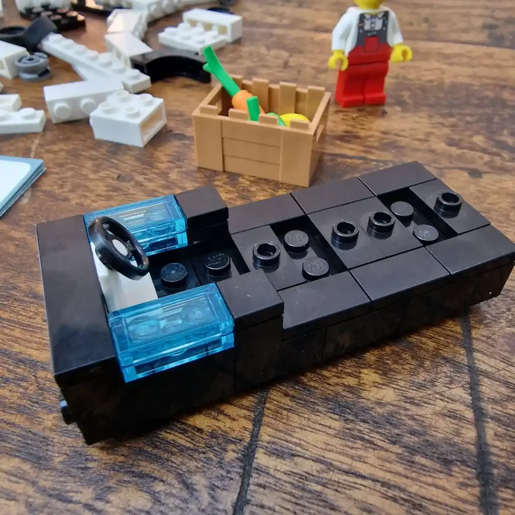 the unfinished of LEGO PicNic Nederland delivery van, photo take by by angelofdeathWH 3
