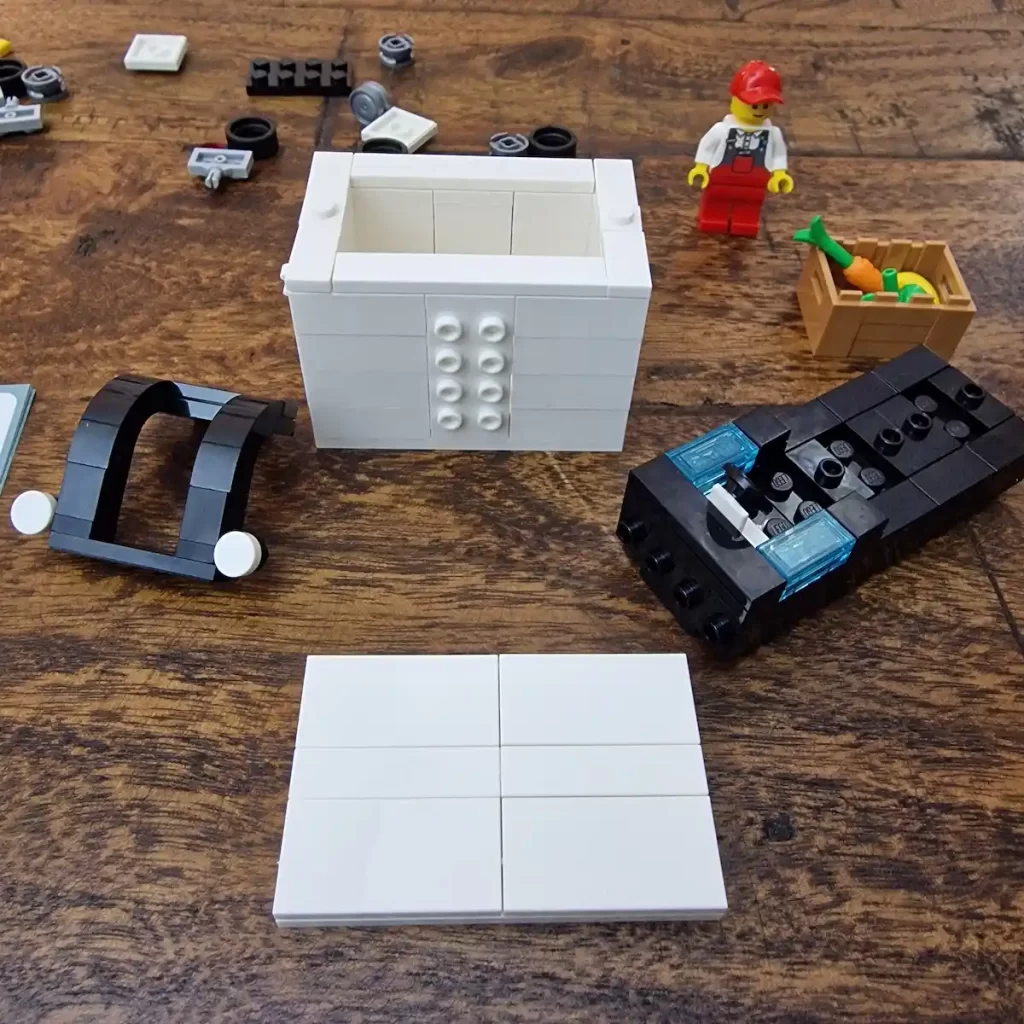the unfinished of LEGO PicNic Nederland delivery van, photo take by by angelofdeathWH 6
