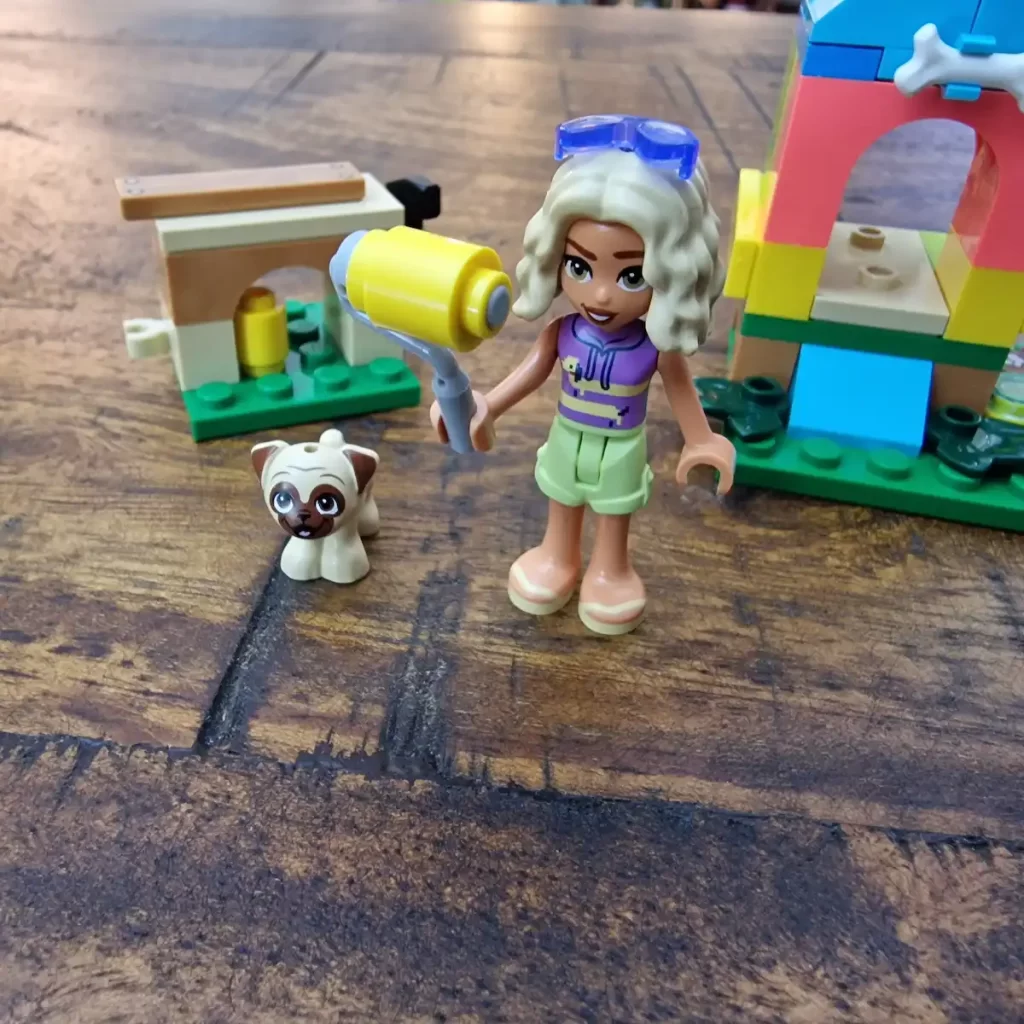 the LEGO Friends 30697 Nova's Doghouse Build， photo taked by angelofdeathWHV 5