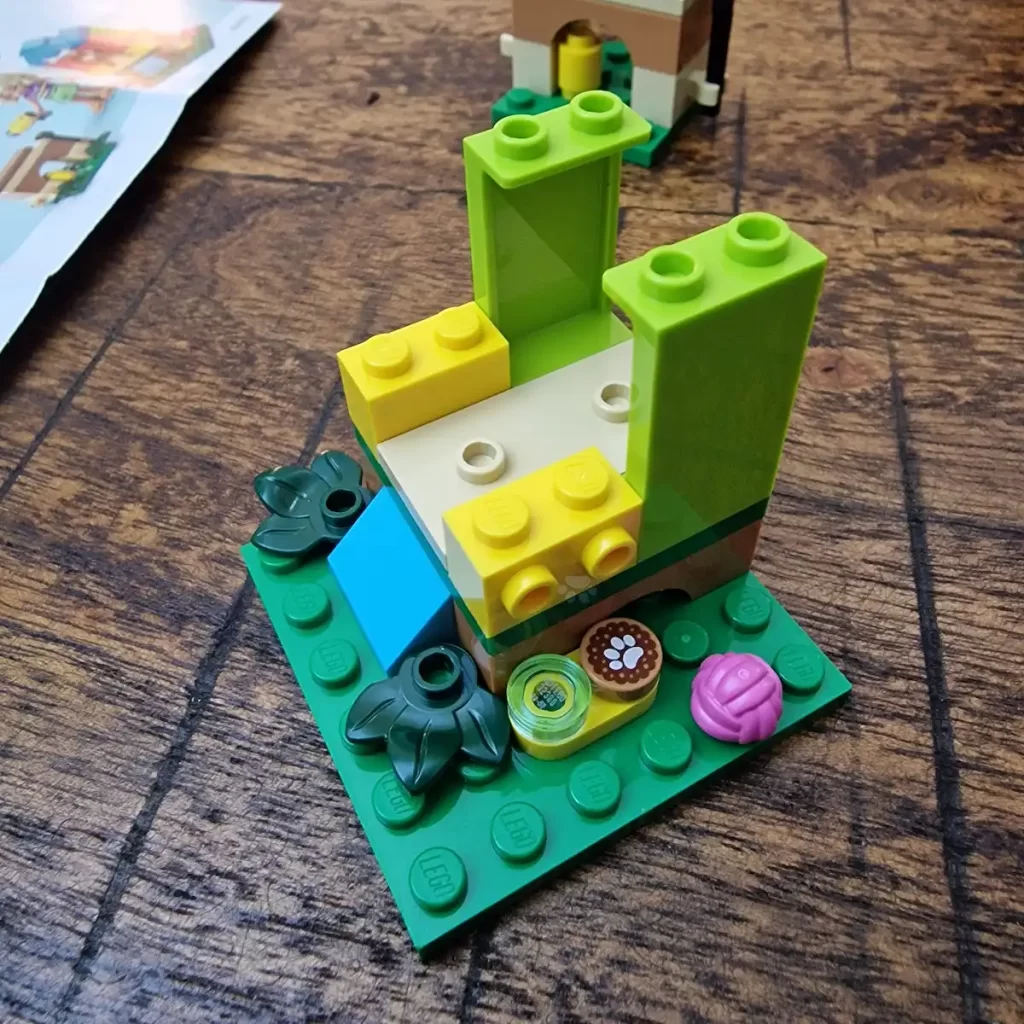the unfinished LEGO Friends 30697 Nova's Doghouse Build， photo taked by angelofdeathWHV 4