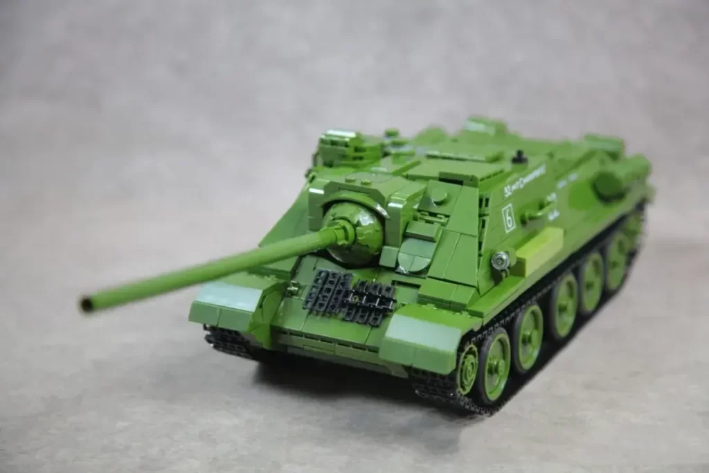 The Appearance of the Panlos 632022 - SU 100 Tank Building Blocks, photo taked by Xiao Yu Jie