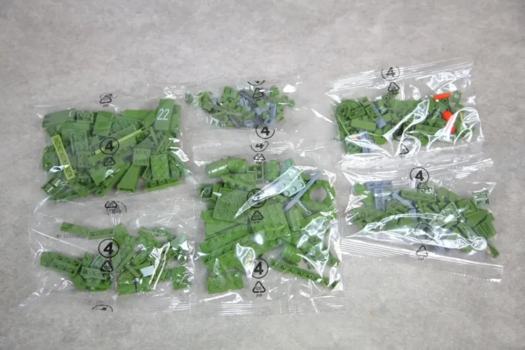 The Bag 4 of Panlos 632022 - SU 100 Tank Building Blocks,  photo 2 taked by Xiao Yu Jie 