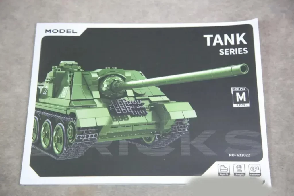 The Instruction Manual of Panlos 632022 - SU 100 Tank Building Blocks, photo 2 taked by Xiao Yu Jie