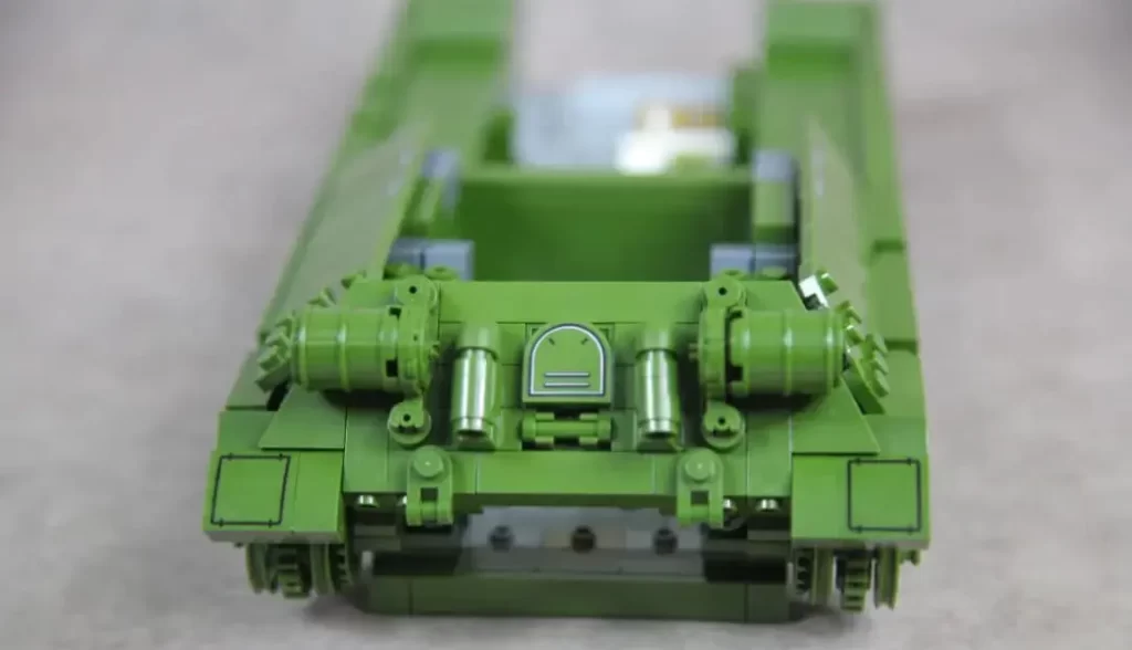 The external details of Completed build of Bag 2 of Panlos 632022 - SU 100 Tank Building Blocks,  photo taked by Xiao Yu Jie 