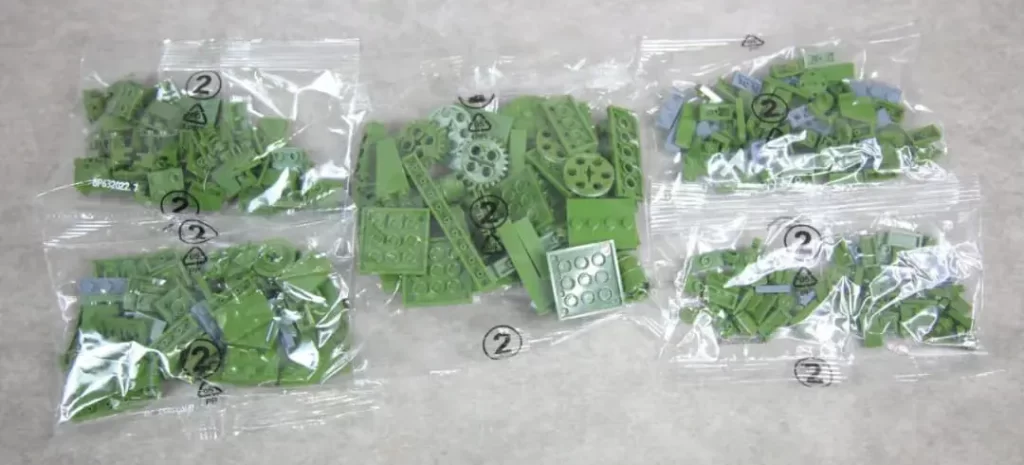 the bag 2 of Panlos 632022 - SU 100 Tank Building Blocks, photo taked by Xiao Yu Jie