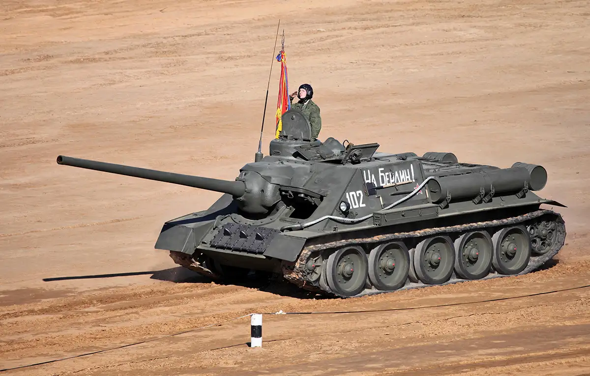 SU 100 Tank