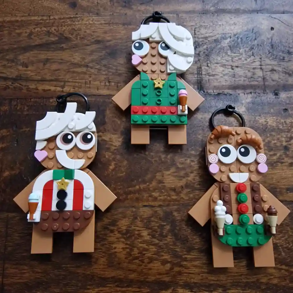 The Completed Trio of LEGO 40642 Gingerbread Ornaments croissant eyebrows, lederhosen, and a dress – each gingerbread character has its own personality, photo taked by angelofdeathWHV