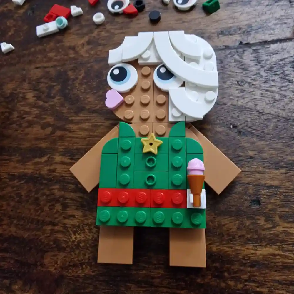 The Gingerbread Lady of LEGO 40642 Gingerbread Ornaments photo 3 taked by angelofdeathWHV