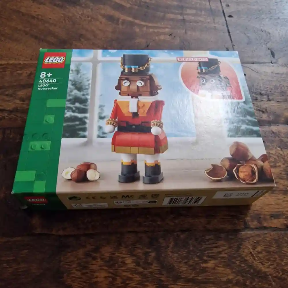 the package of LEGO 40640 Nutcracker, photo taked by angelofdeathWHV