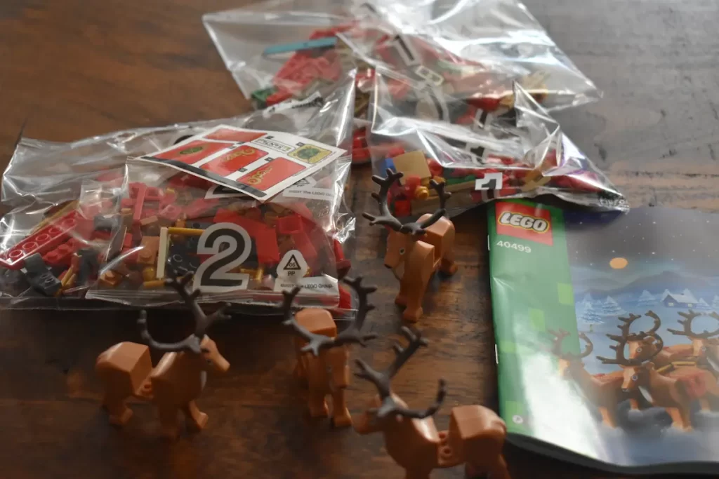 the pieces of LEGO 40499 Santa's Sleigh, photo taked by angelofdeathWHV