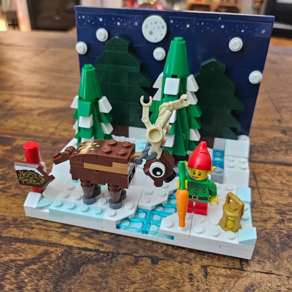 LEGO 40484 Santa's Front Yard Reviewed by angelofdeathWHV 3