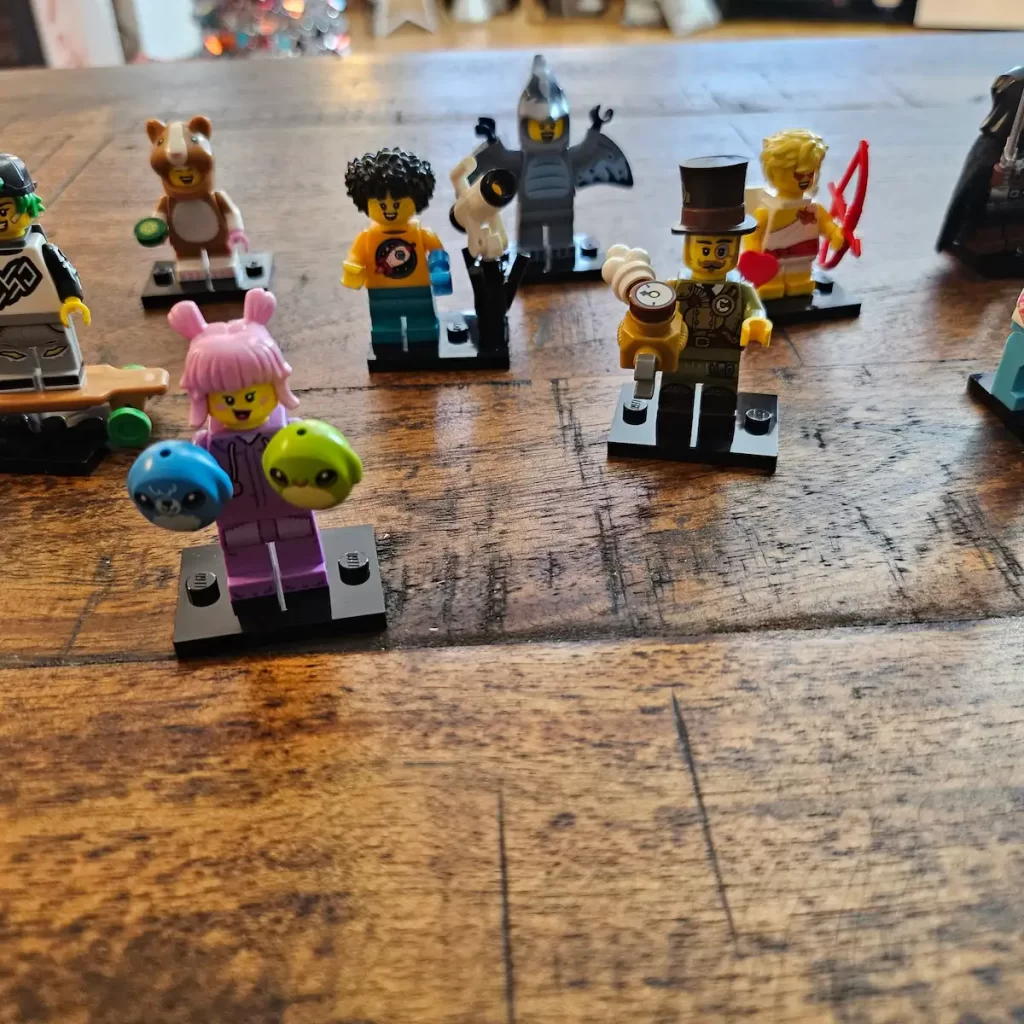 LEGO 71048 Minifigures Series 27 Reviewed by angelofdeathWHV 4