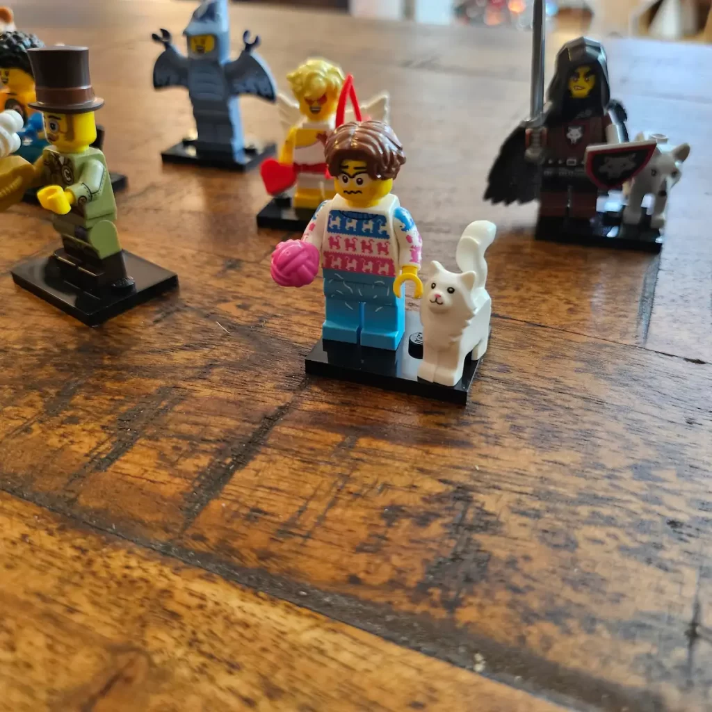 LEGO 71048 Minifigures Series 27 Reviewed by angelofdeathWHV 5