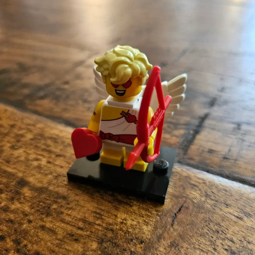 the Cupid of LEGO 71048 Minifigures Series 27 Reviewed by angelofdeathWHV