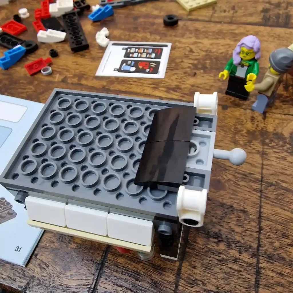 the Details and Design of LEGO Creator 40488 Coffee Cart reviewed by angelofdeathWHV 1
