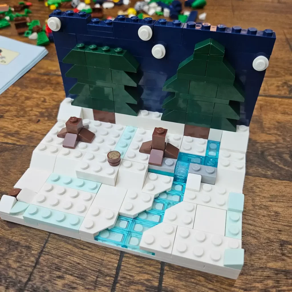 the base and background of LEGO 40484 Santa's Front Yard Reviewed by angelofdeathWHV 2