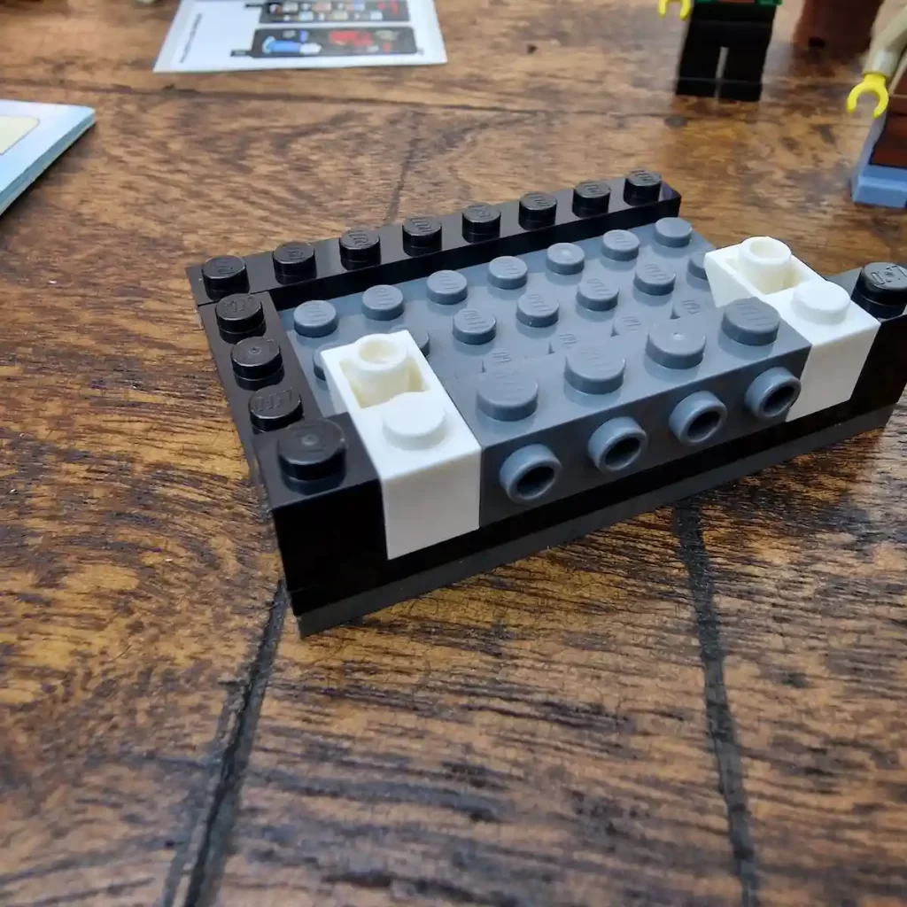 the base of LEGO Creator 40488 Coffee Cart reviewed by angelofdeathWHV