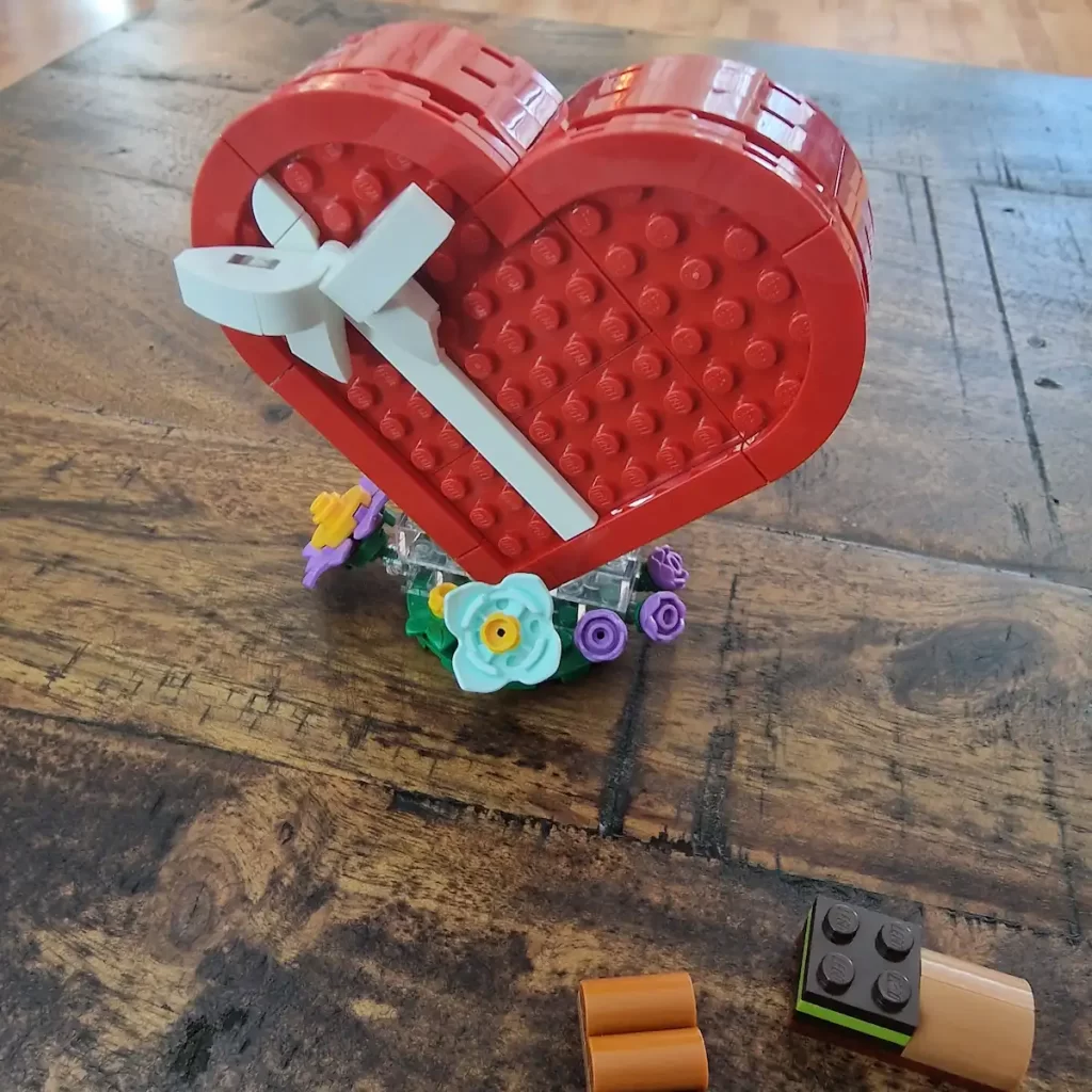 the LEGO 40759 Celebration Series Valentine's Day Box photo taked by angelofdeathWHV 4