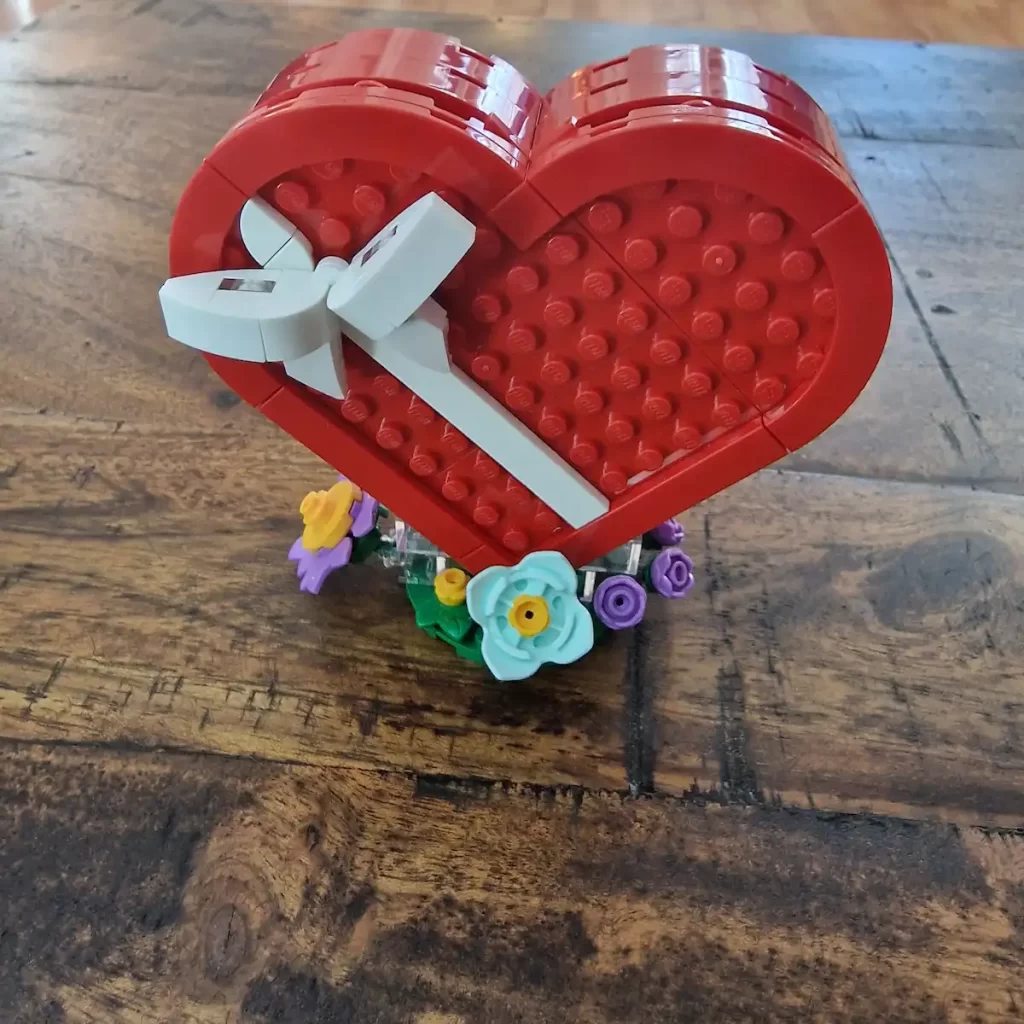 the LEGO 40759 Celebration Series Valentine's Day Box photo taked by angelofdeathWHV 5