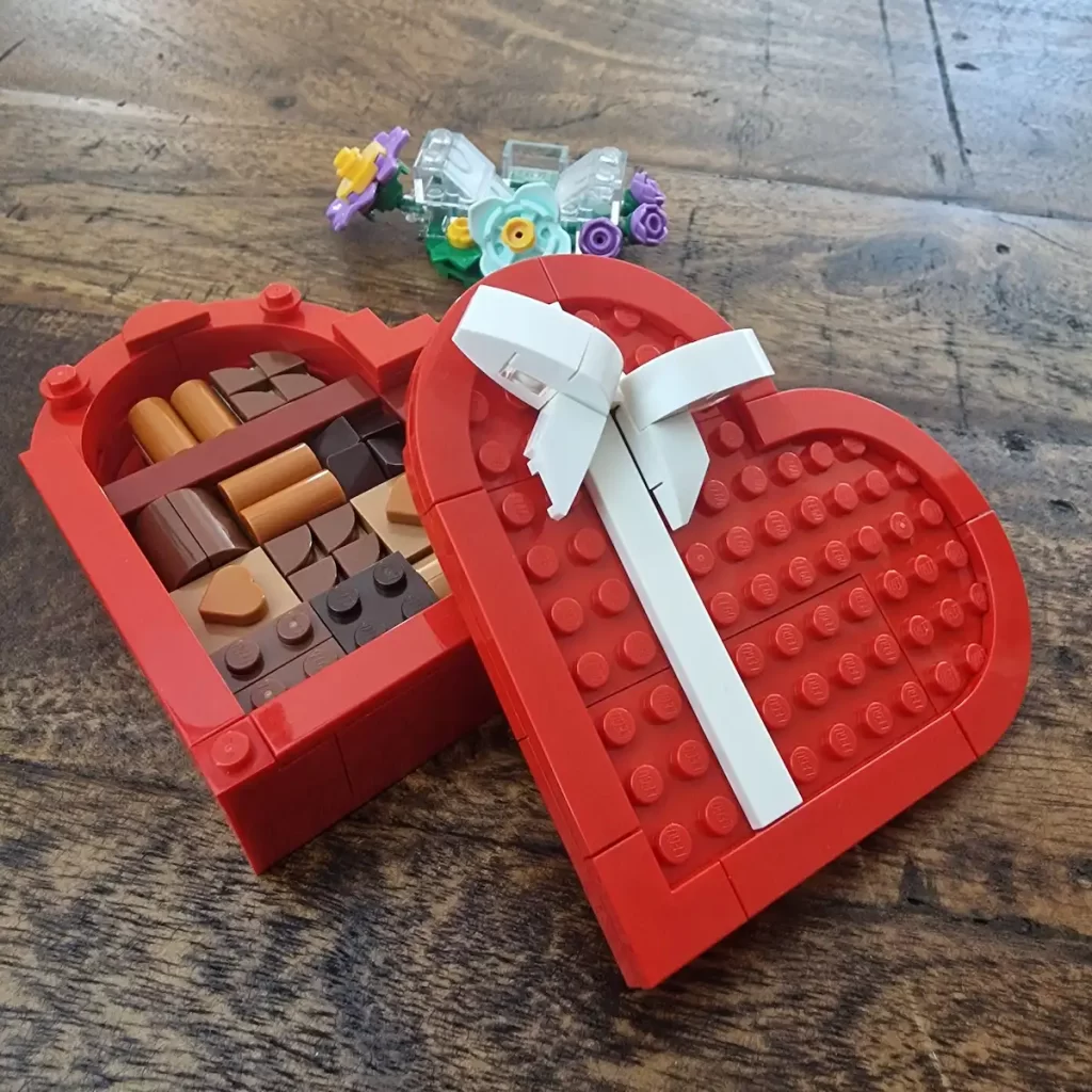 the LEGO 40759 Celebration Series Valentine's Day Box photo taked by angelofdeathWHV 6