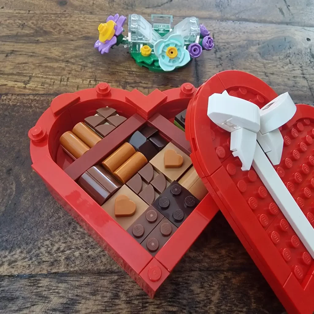 the LEGO 40759 Celebration Series Valentine's Day Box photo taked by angelofdeathWHV 7