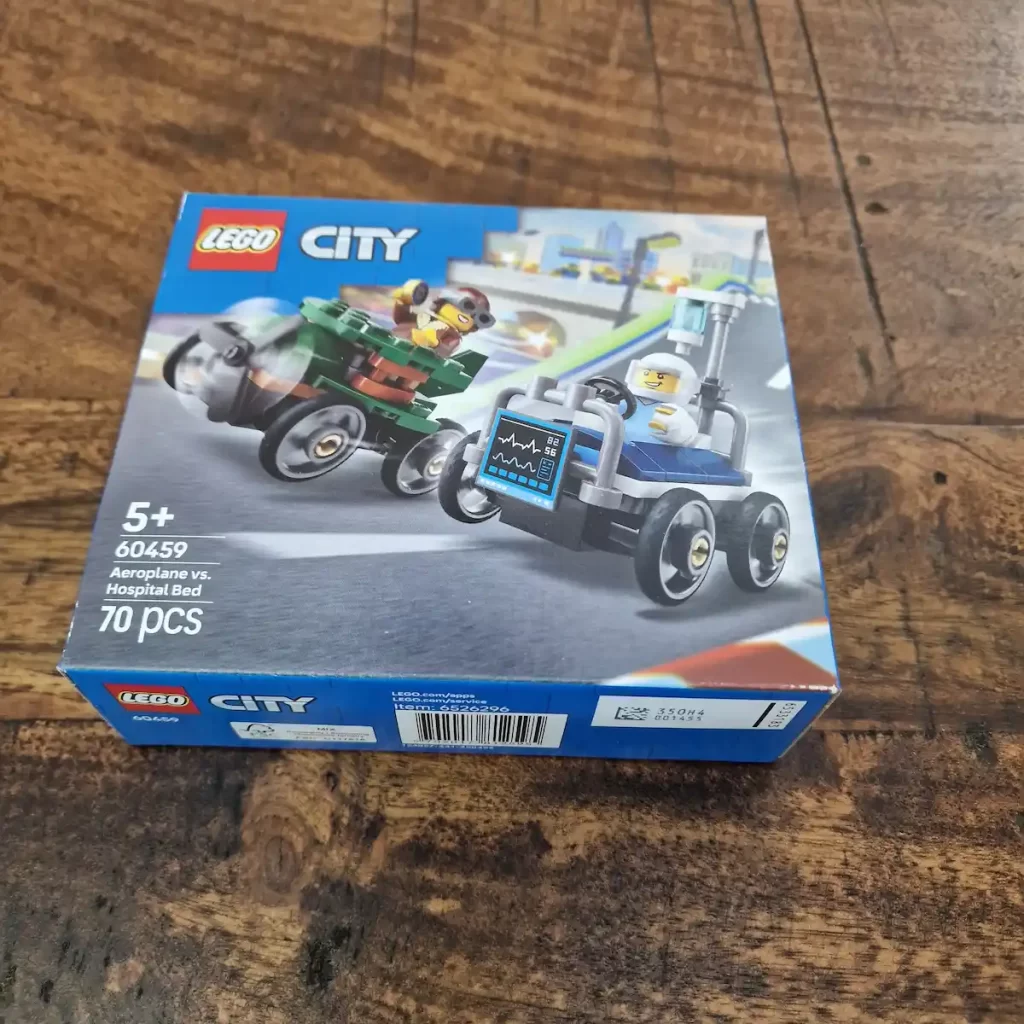 the package of LEGO City 60459 Airplane vs. Hospital Bed Race Car Pack Photo taked by angelofdeathWHV