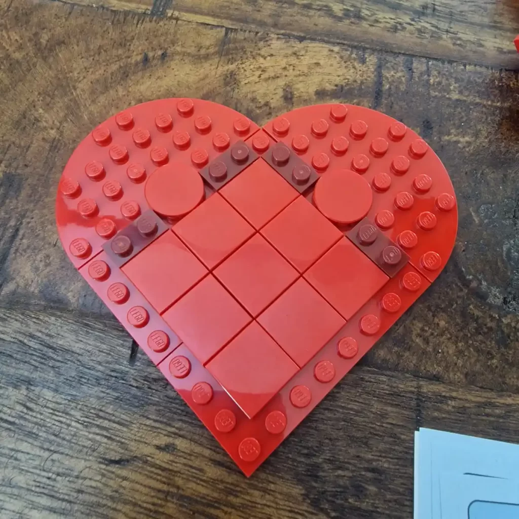 the unfinished LEGO 40759 Celebration Series Valentine's Day Box photo taked by angelofdeathWHV