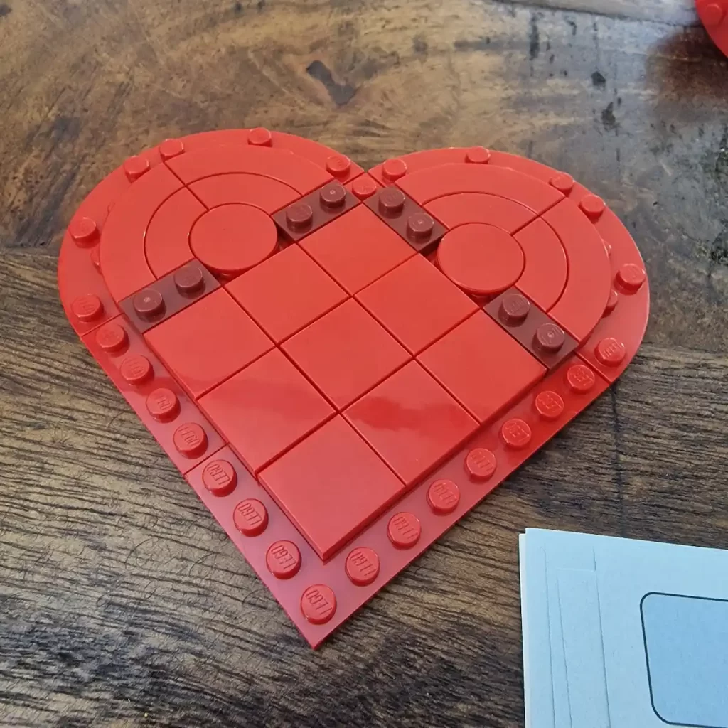 the unfinished LEGO 40759 Celebration Series Valentine's Day Box photo taked by angelofdeathWHV 2