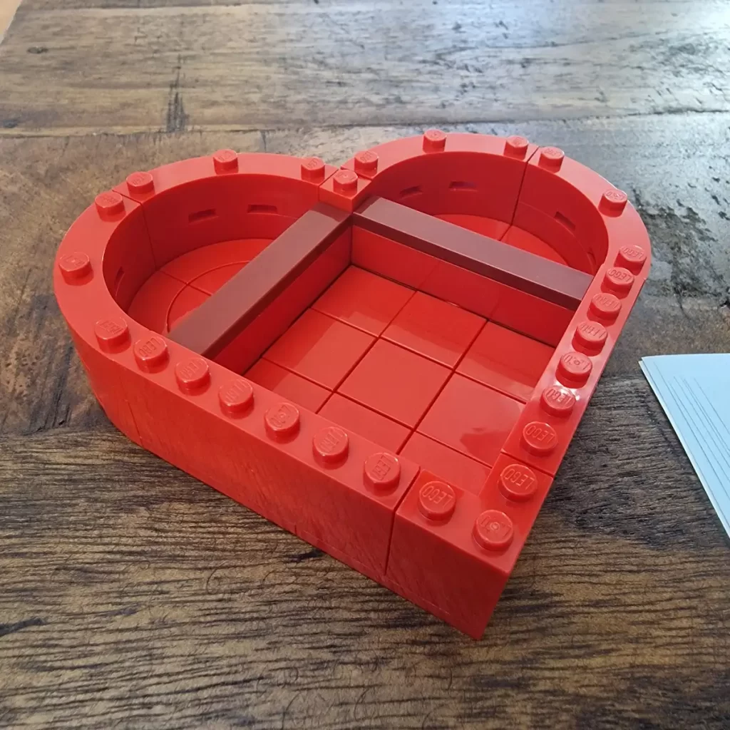 the unfinished LEGO 40759 Celebration Series Valentine's Day Box photo taked by angelofdeathWHV 4