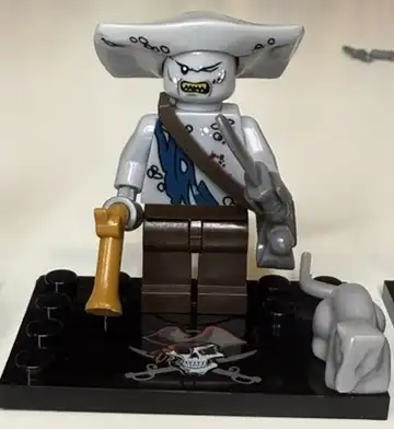 Maccus LEGO minifigures